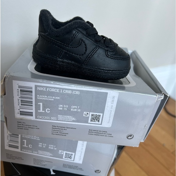 toddler shoes - Picture 1 of 3